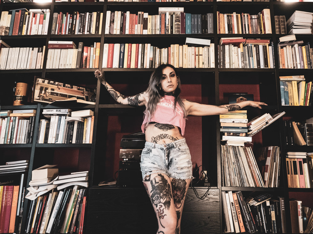 book fotografico tatoo suicide girl torino libreria shooting modella