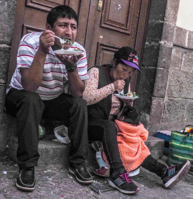 Cristiano Denanni Reportage in Sud America Cusco Perù famiglia a pranzo